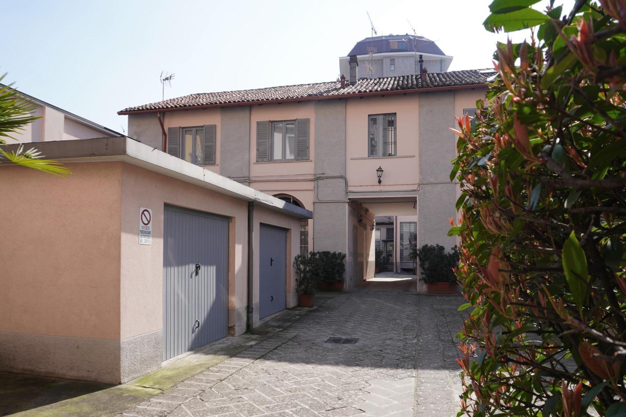 Newly Renovated Two-room * Mailand