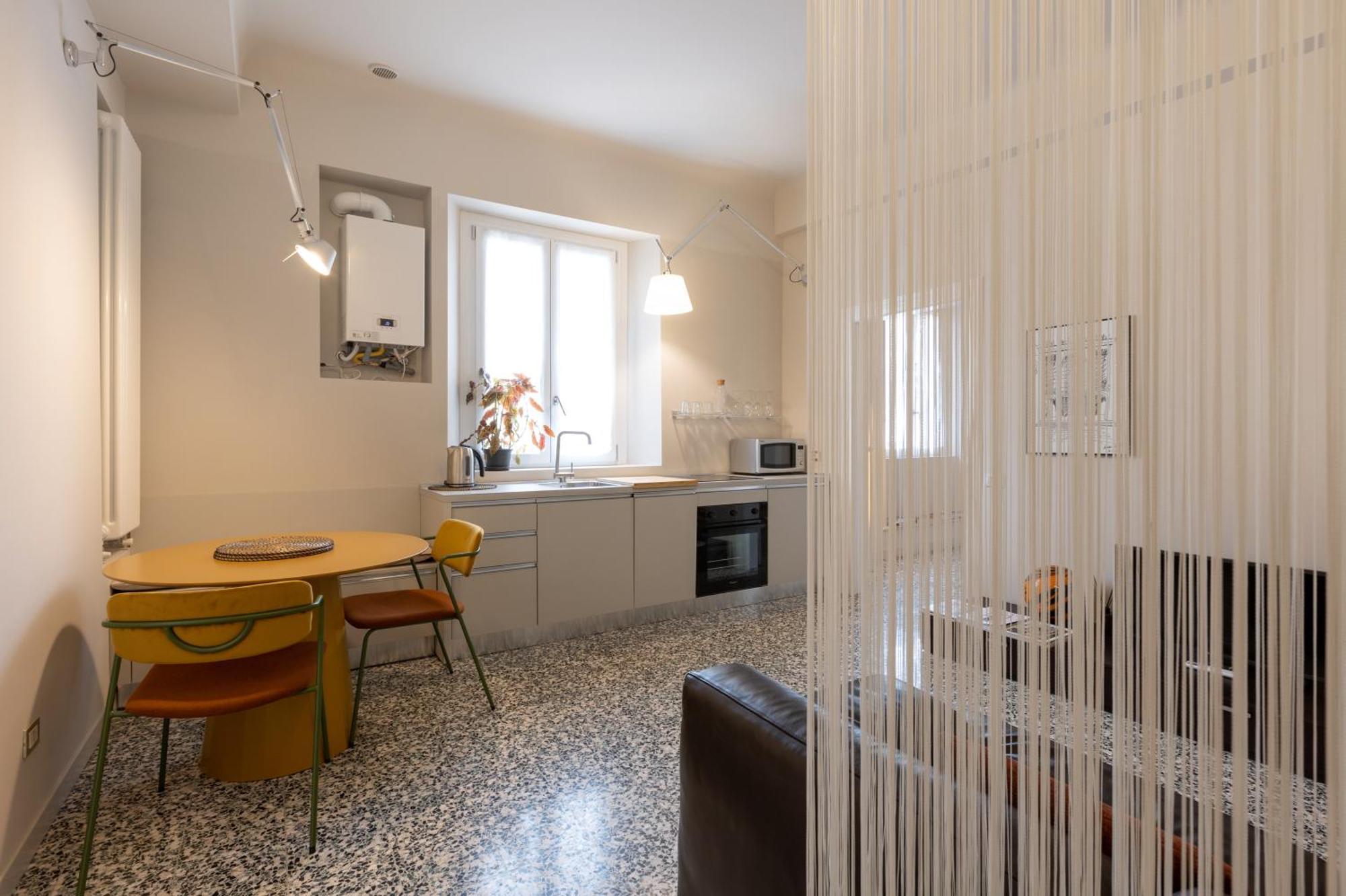 Newly Renovated Two-room